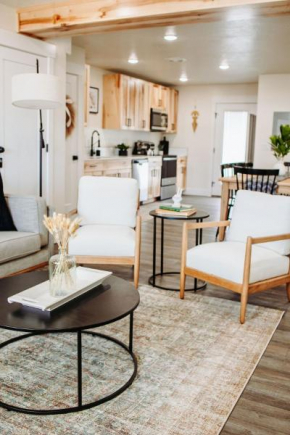 Creekside Rentals Aspen- views hot springs and space